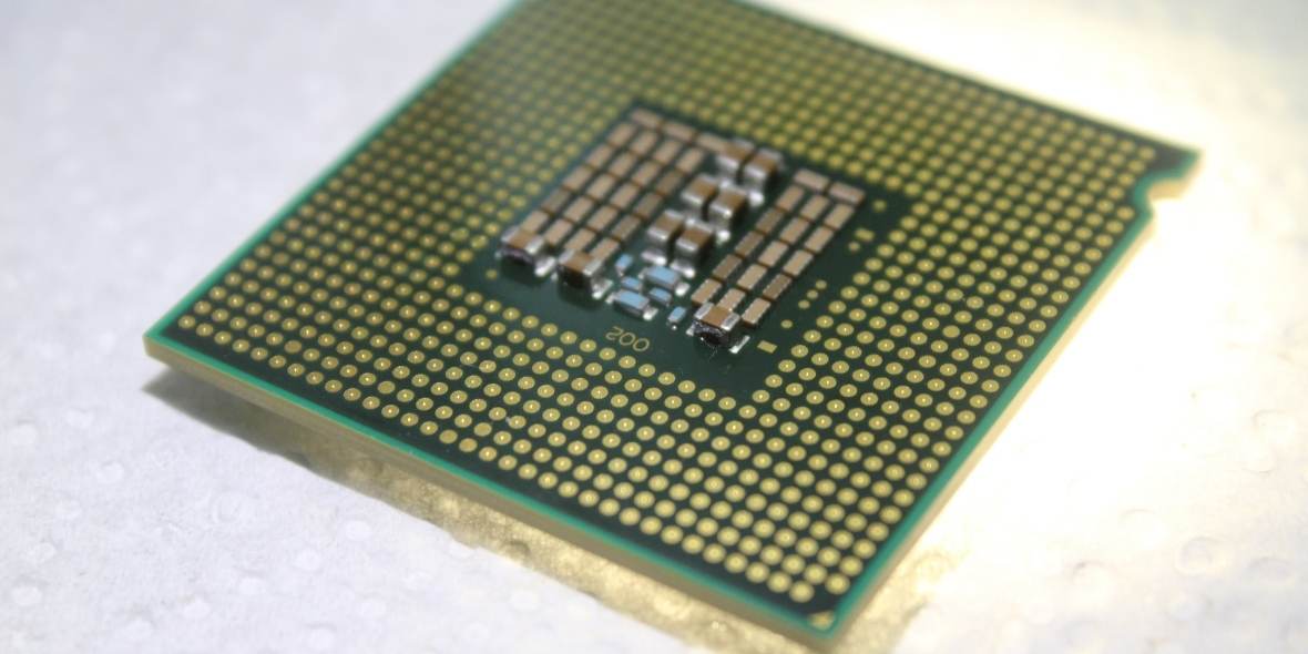 Intel больше не входит в 10 лучших по производству чипов и уступает лидерство в ИИ – chatgp.ru блог